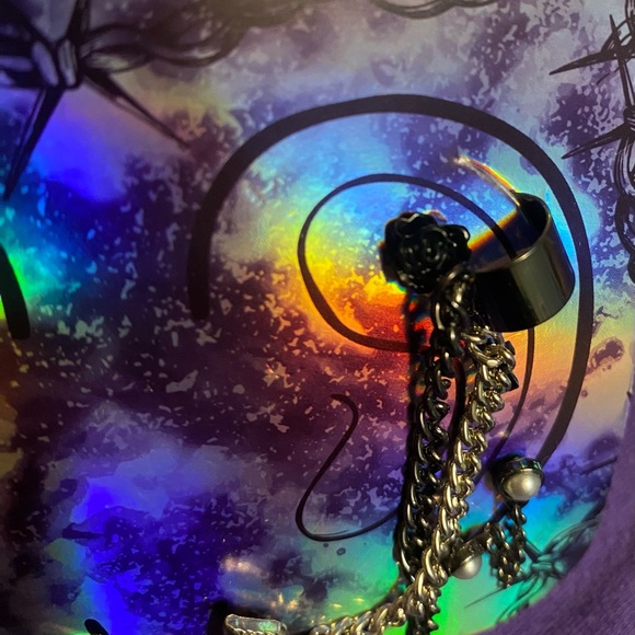 Hot Topic Mix and Match Pierced Earrings and Ear Cuff Set  (11 on card) - Picture 6 of 6